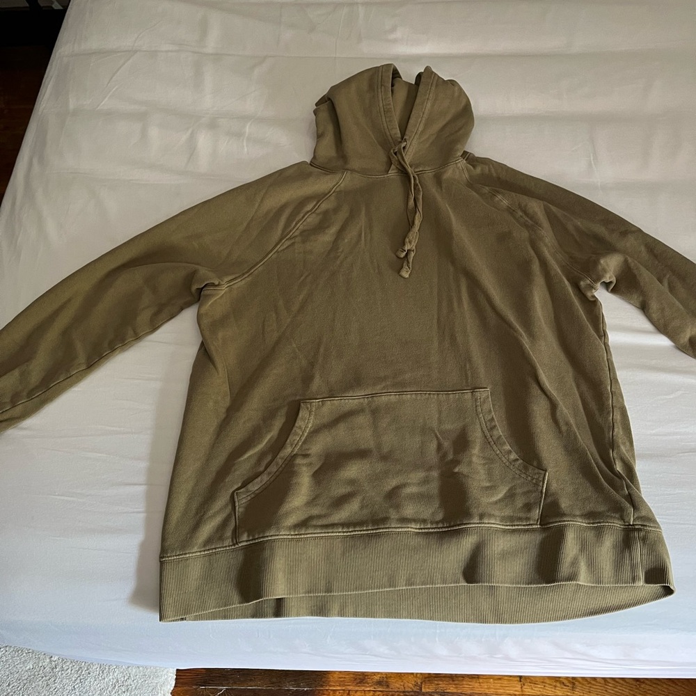 Thin hoodie great for fall season